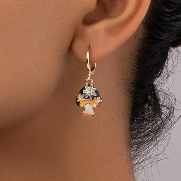 Cute Little Gold Plated Mushroom Drop Earrings - NEW - Picture 3 of 4